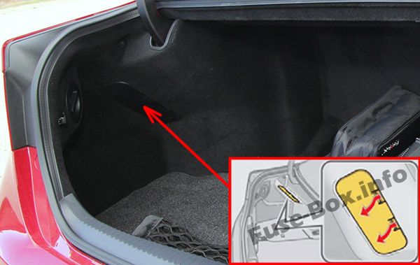 Bagajdaki sigortaların yeri: Lexus GS 450h (2013-2017)